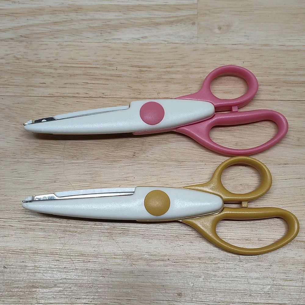 Fiskars Pinking /Scallop Paper Edgers